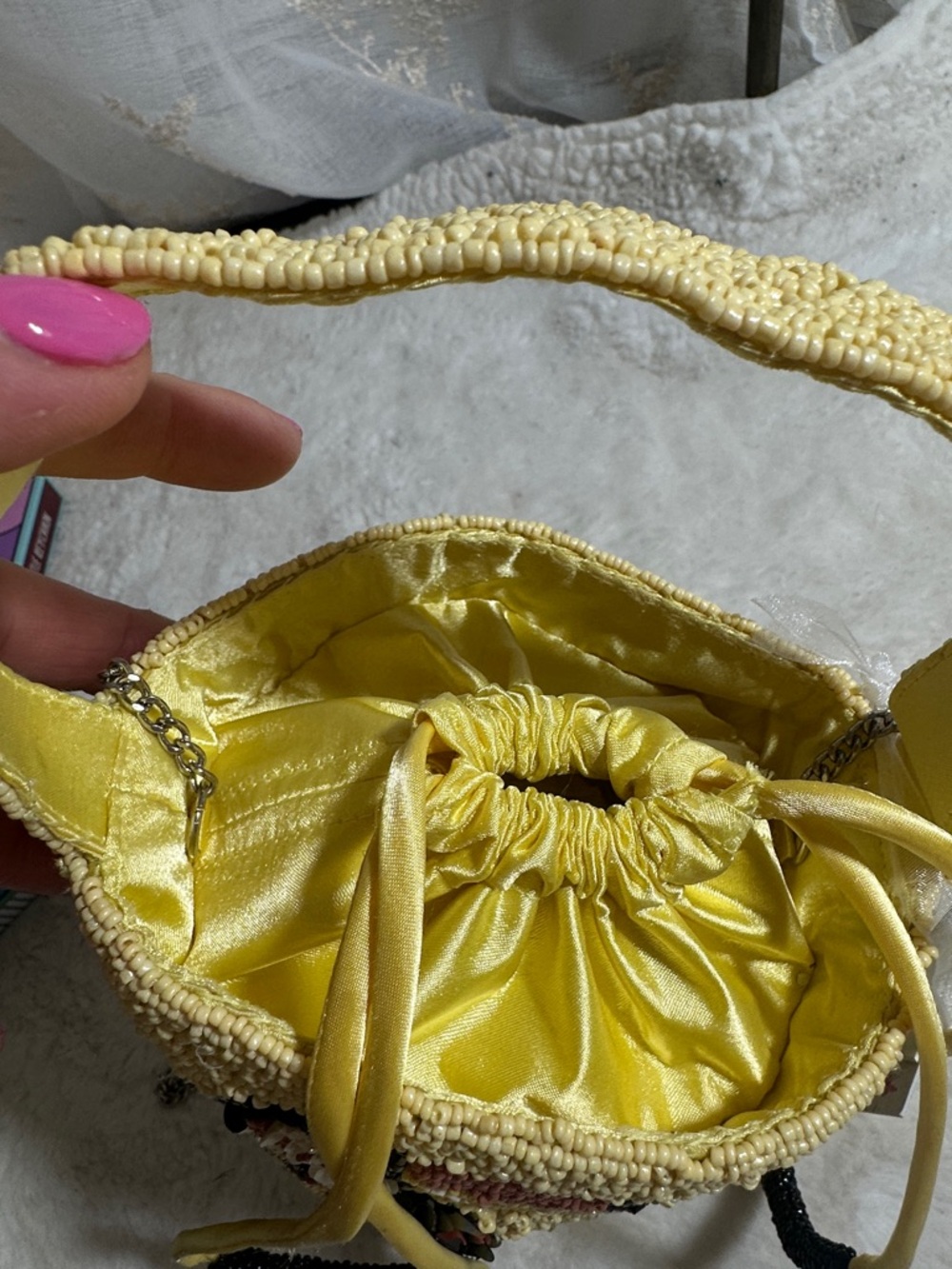 Made in India beaded yellow and black toucan tropical bucket crossbody bag - Picture 8 of 8